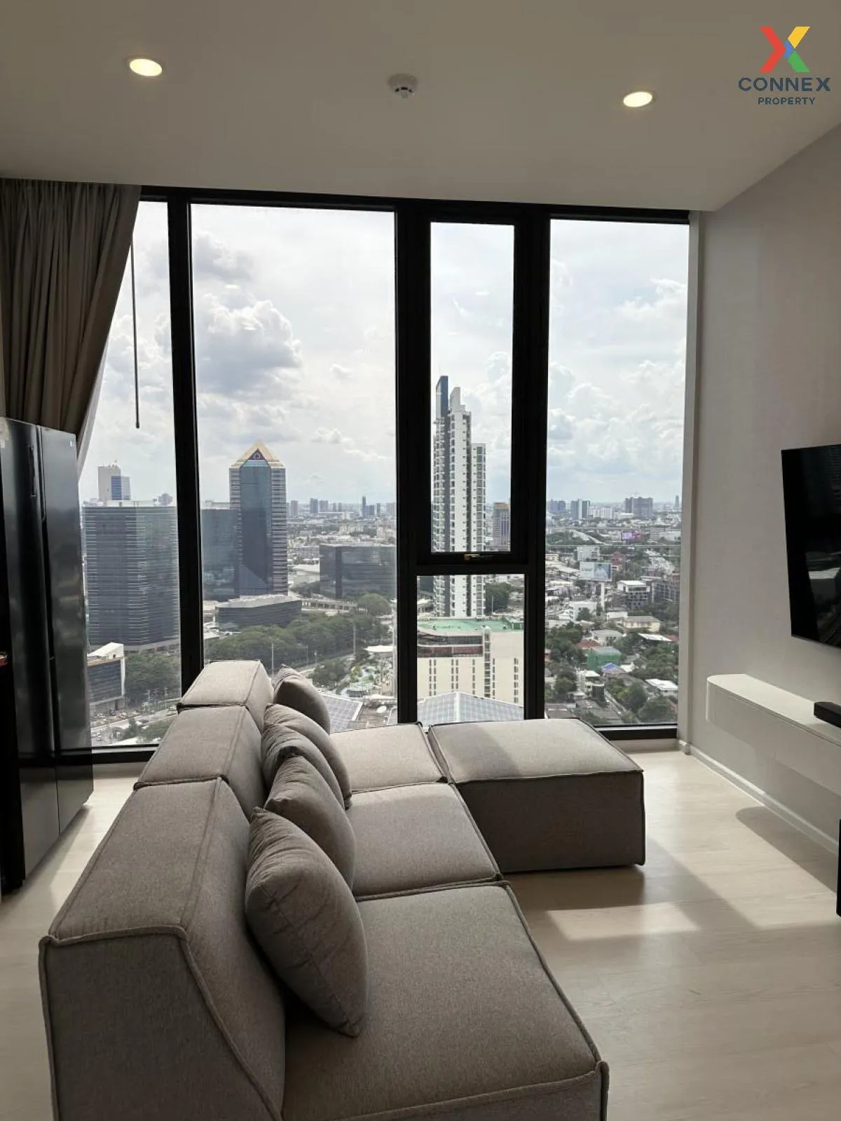 For Rent Condo , Mazarine Ratchayothin , high floor , BTS-Ratchay 3
