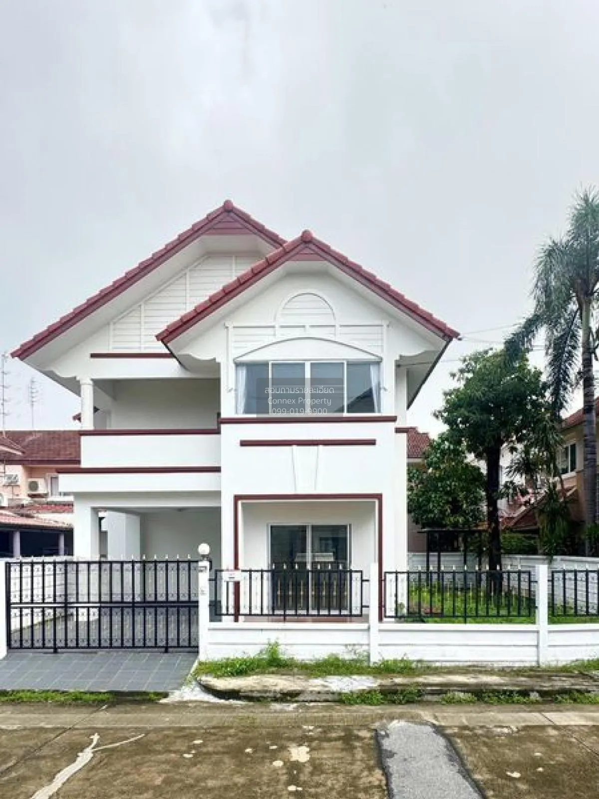 For Sale House , Baan Ngam Charoen 4 , corner unit , wide frontag 1