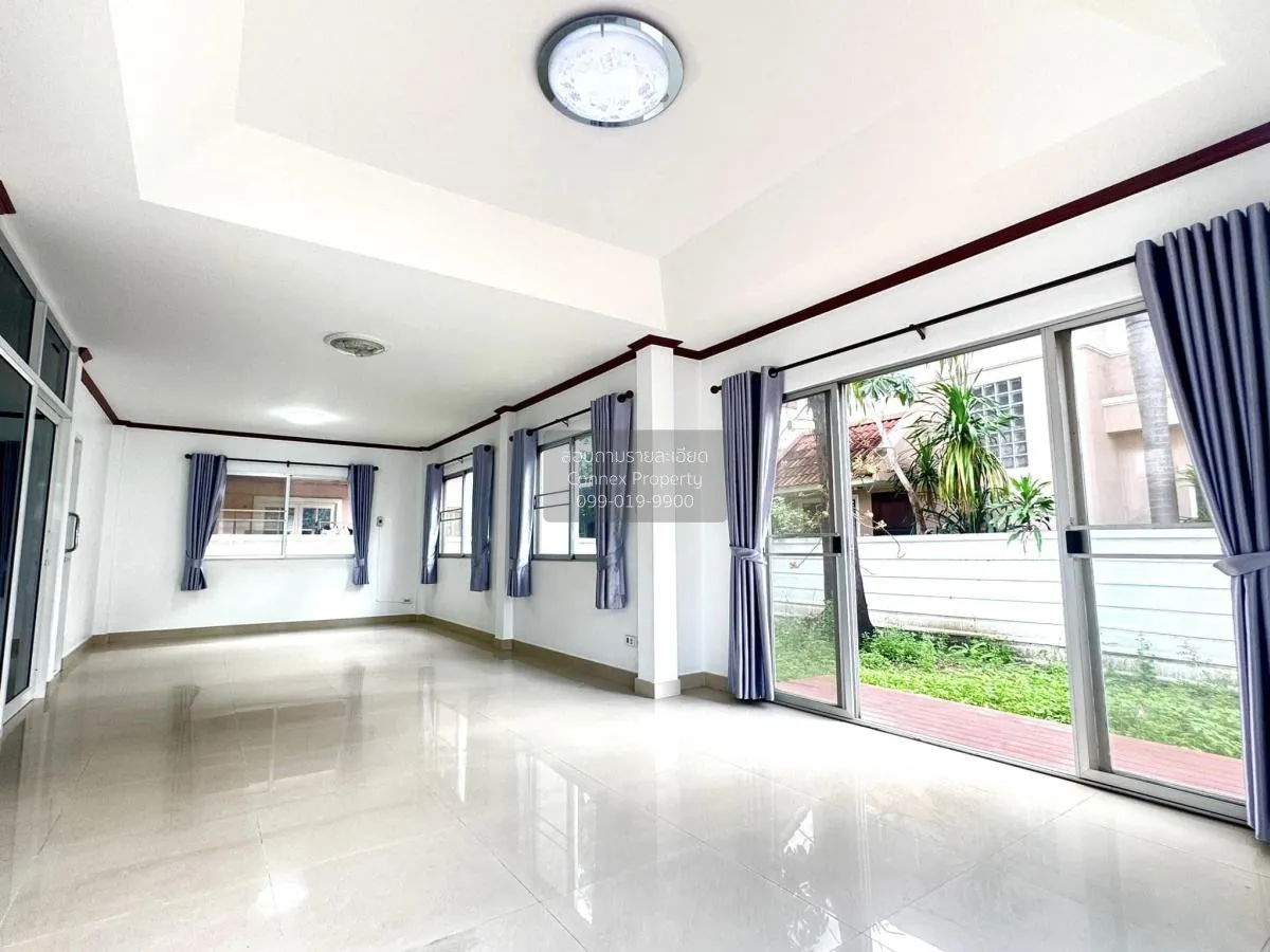 For Sale House , Baan Ngam Charoen 4 , corner unit , wide frontag 4