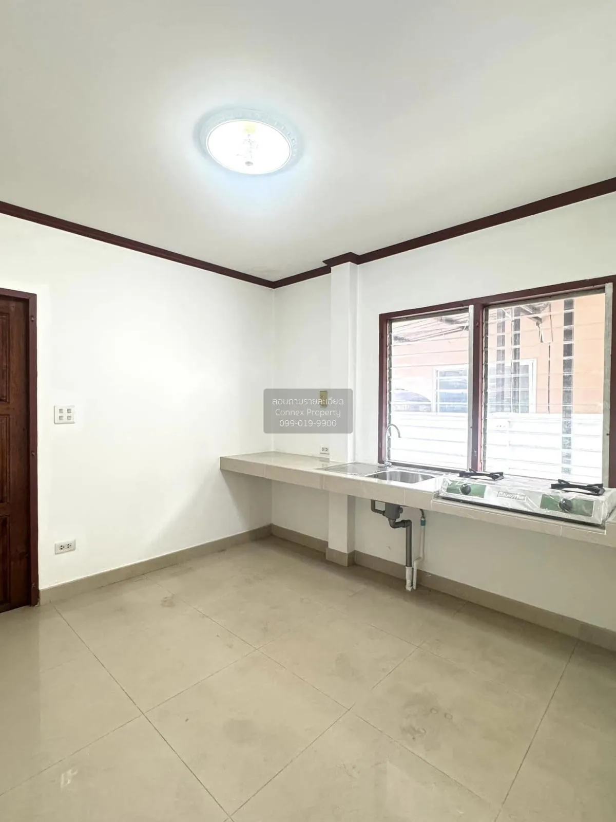 For Sale House , Baan Ngam Charoen 4 , corner unit , wide frontag