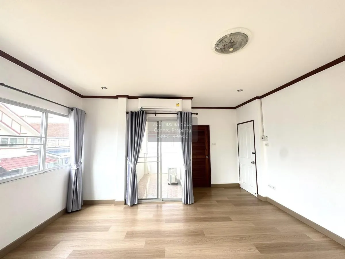For Sale House , Baan Ngam Charoen 4 , corner unit , wide frontag
