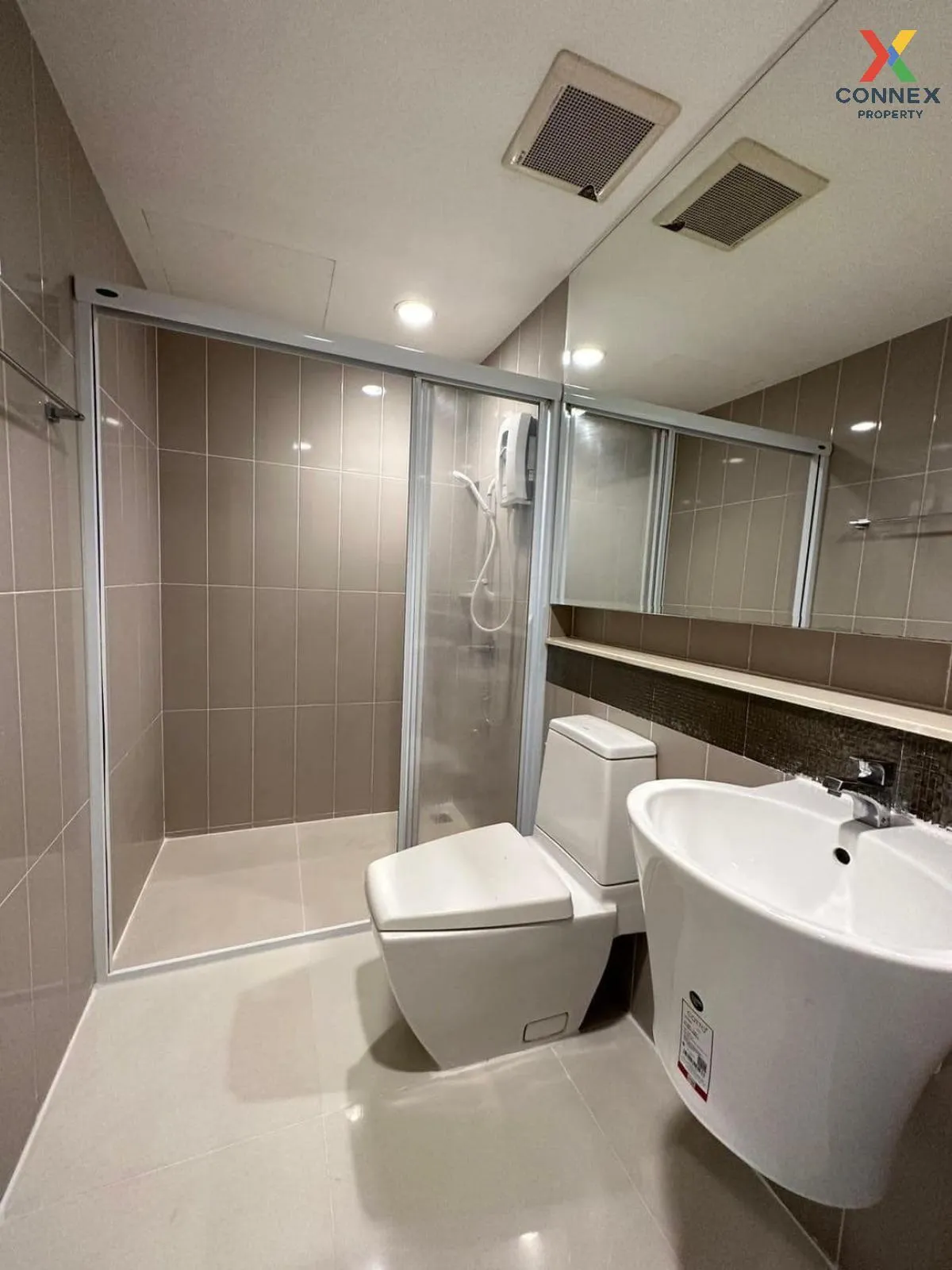 เช่าทาวน์เฮ้าส์/ทาวน์โฮม  บ้านกลางเมือง สาทร - ตากสิน 2 บางค้อ เข