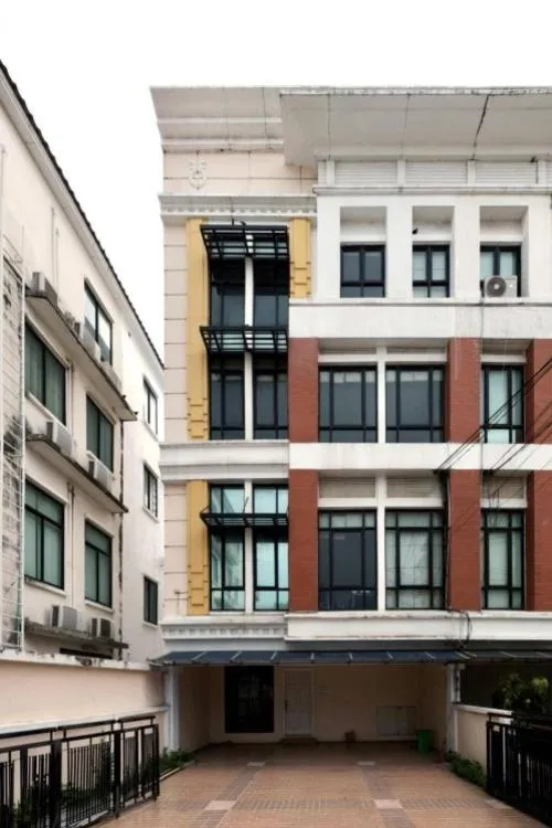 ขายบ้าน  บ้านกลางกรุง ออฟฟิศ พาร์ค บางนา MRT-ศรีเอี่ยม (สายสีเหลือง) บางนา เขต บางนา กรุงเทพ CX-108128 ขายบ้าน  บ้านกลางกรุง ออฟฟิศ พาร์ค บางนา MRT-ศรีเอี่ยม (สายสีเหลือง) บางนา เขต บางนา กรุงเทพ CX-108128