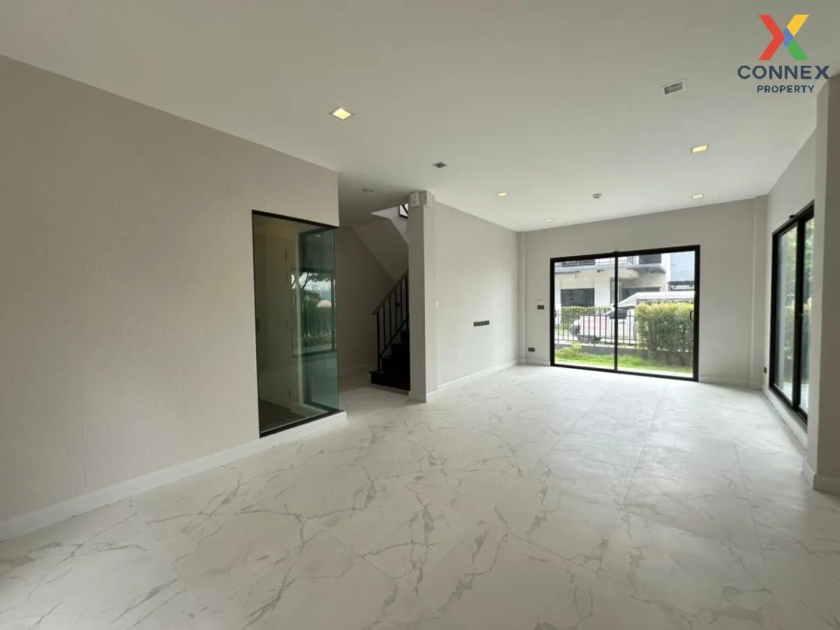 For Sale House , Venue ID Petchkasem 81 , corner unit , Nong Khan