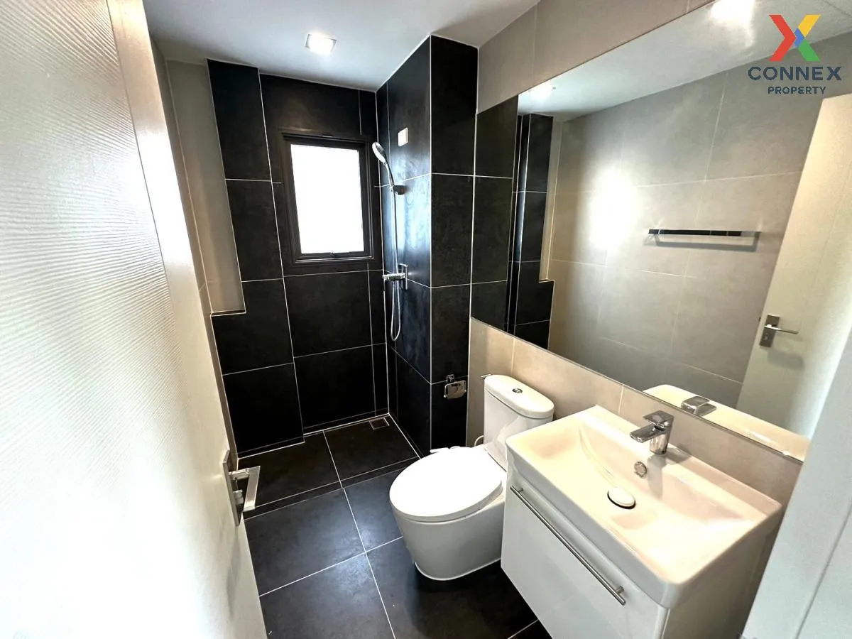 For Sale House , Venue ID Petchkasem 81 , corner unit , Nong Khan