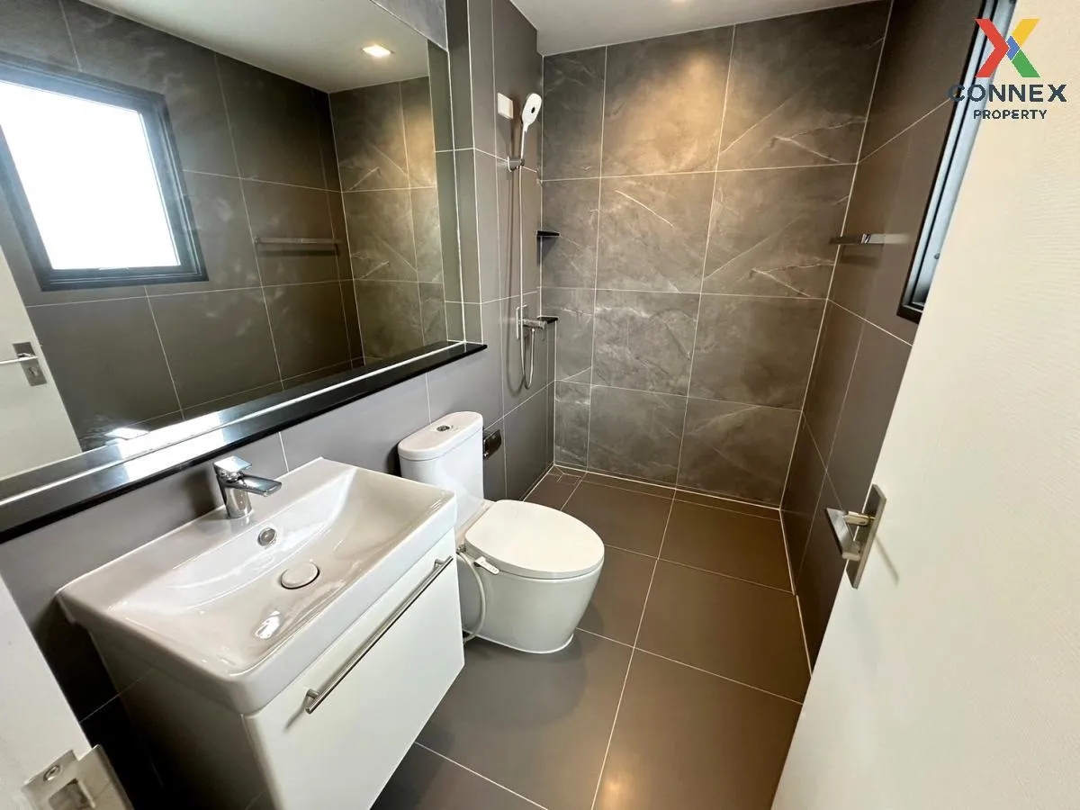 For Sale House , Venue ID Petchkasem 81 , corner unit , Nong Khan