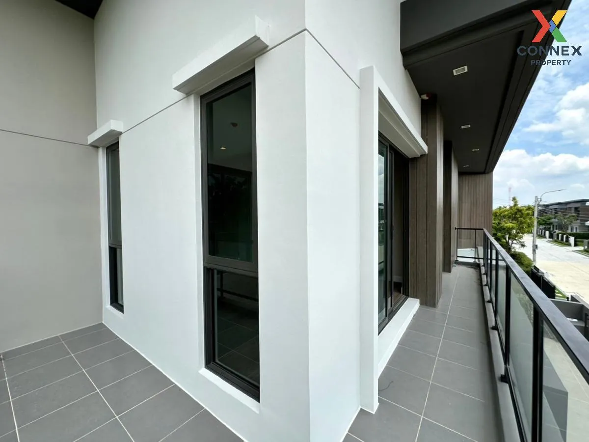 For Sale House , Venue ID Petchkasem 81 , corner unit , Nong Khan