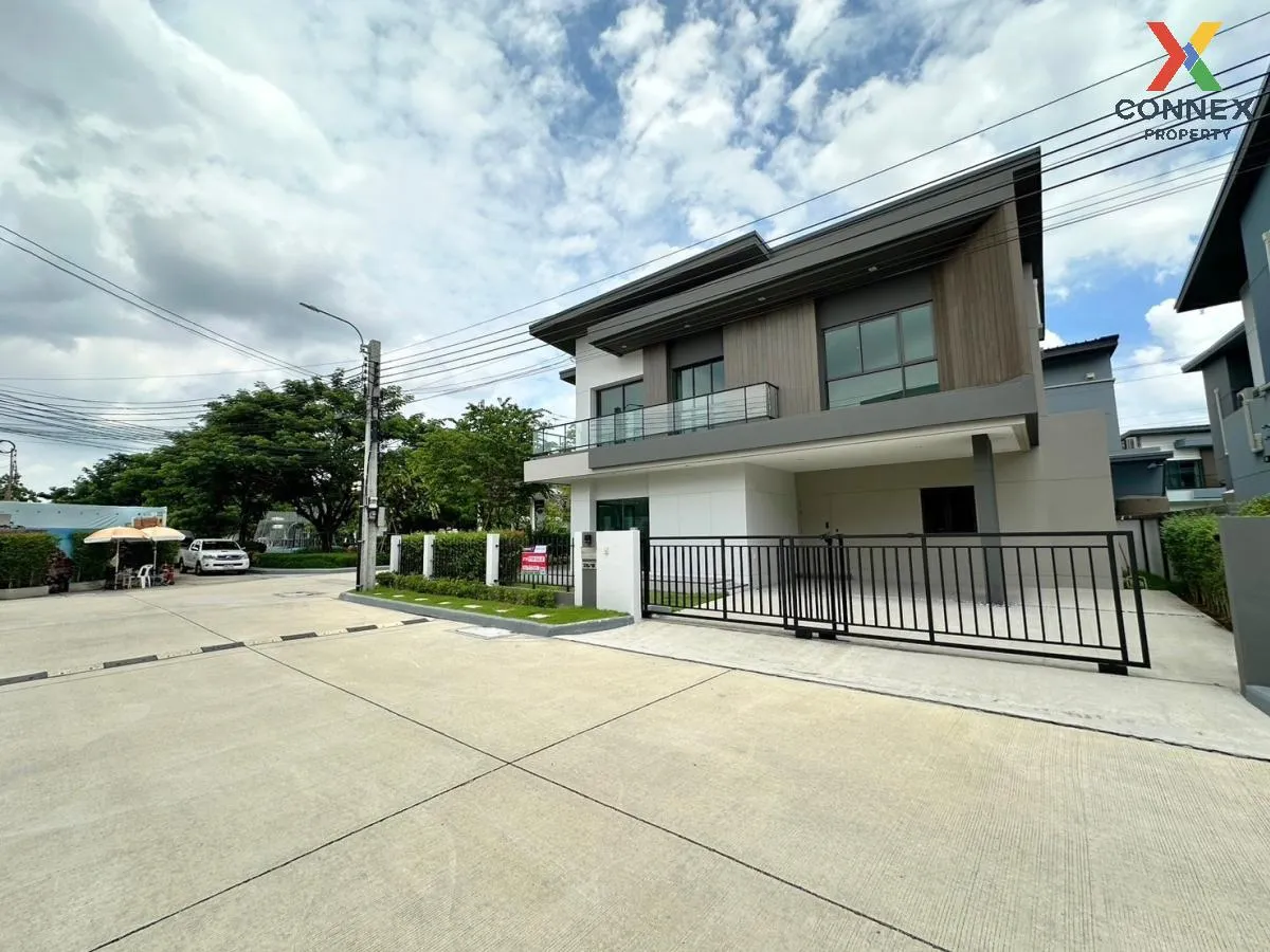 For Sale House , Venue ID Petchkasem 81 , corner unit , Nong Khan 4