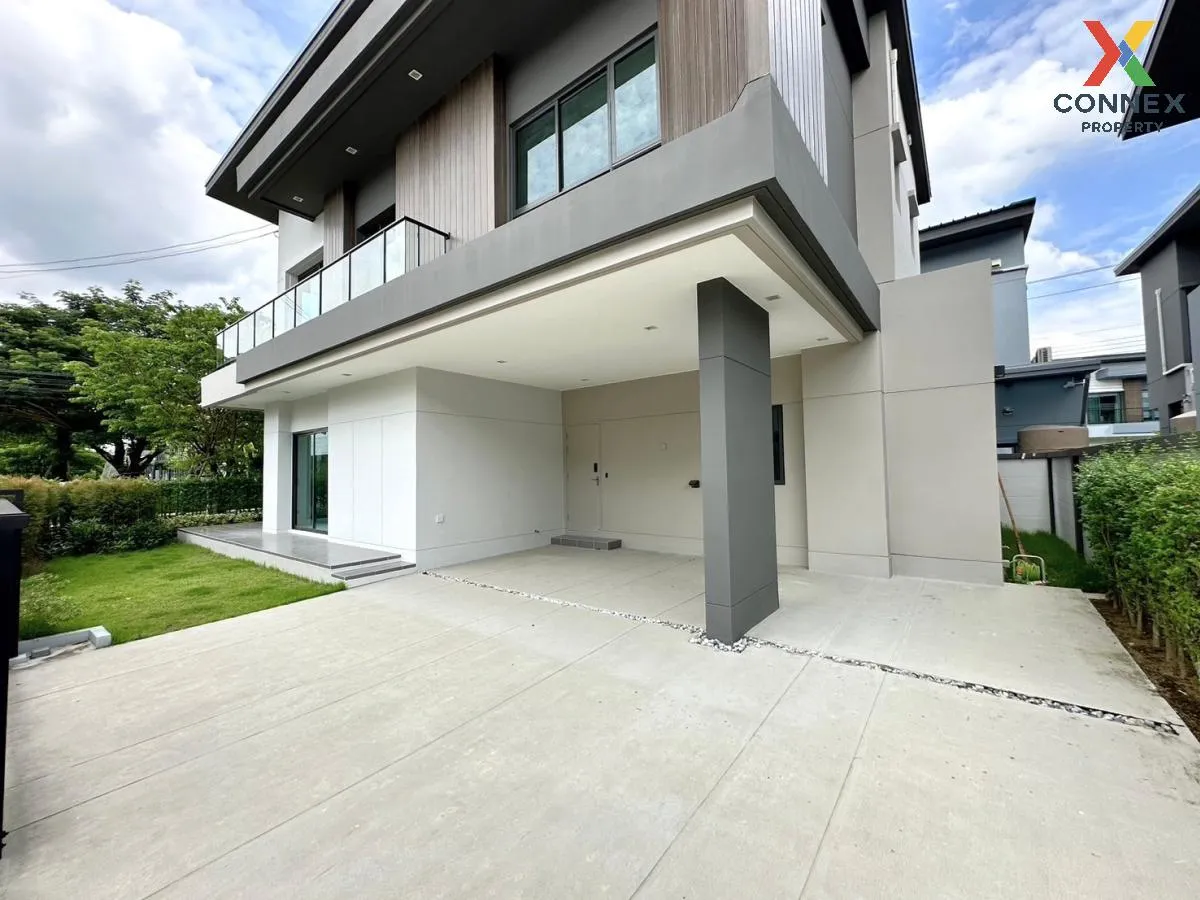 For Sale House , Venue ID Petchkasem 81 , corner unit , Nong Khan