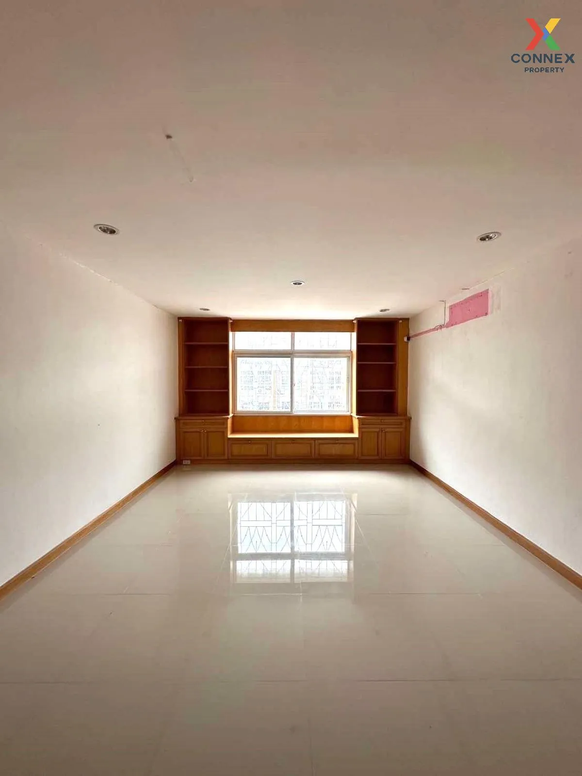 For Sale Commercial Building , Sai 4 Square , Krathum Lom , Sam P