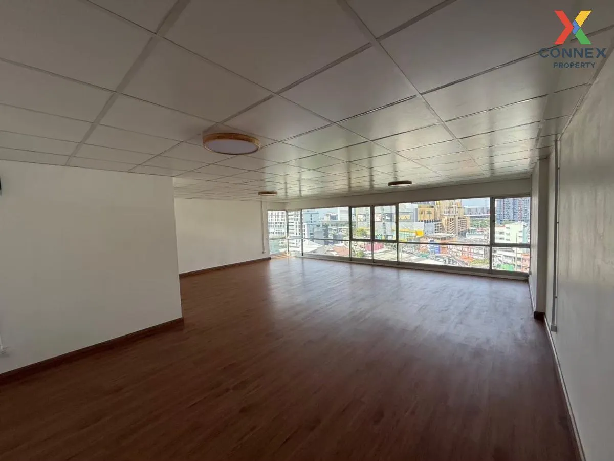 ขายคอนโด  วิภาวดี สวีท MRT-พหลโยธิน ลาดยาว เขต จตุจักร กรุงเทพ CX