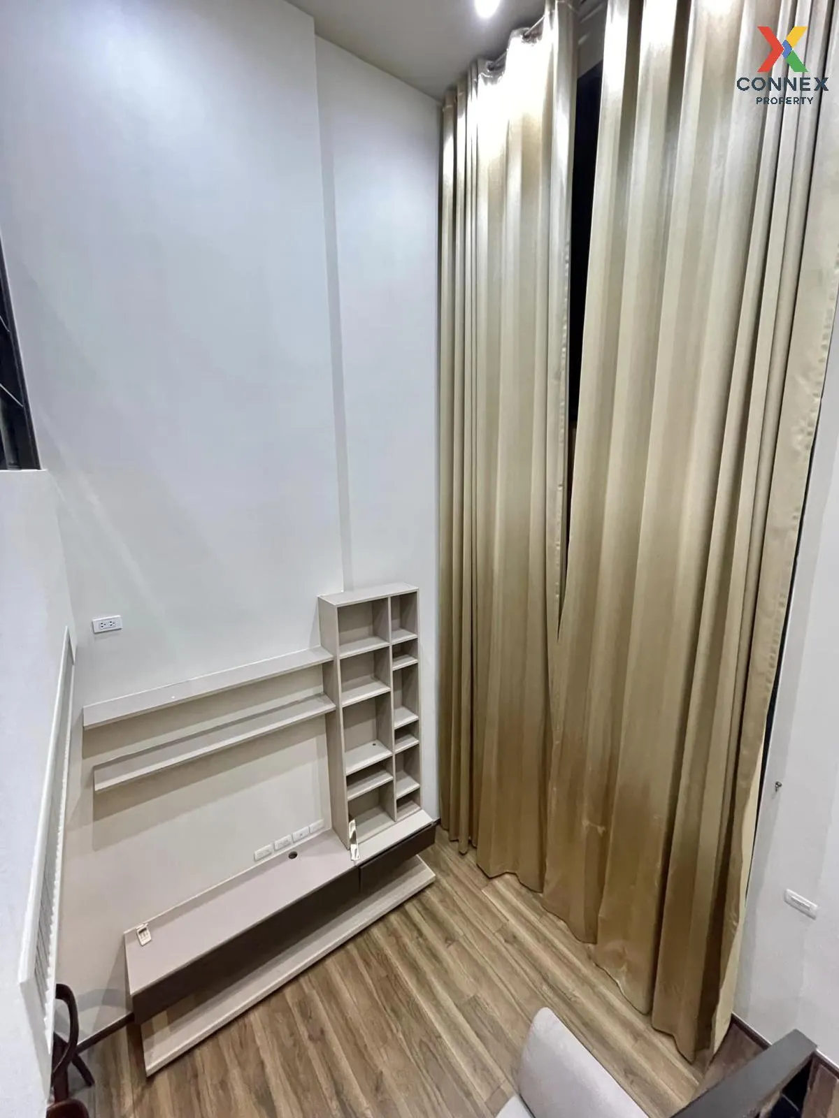 ขายคอนโด  ออนิกซ์ พหลโยธิน ดูเพล็กซ์ BTS-สะพานควาย สามเสนใน เขต พ 3