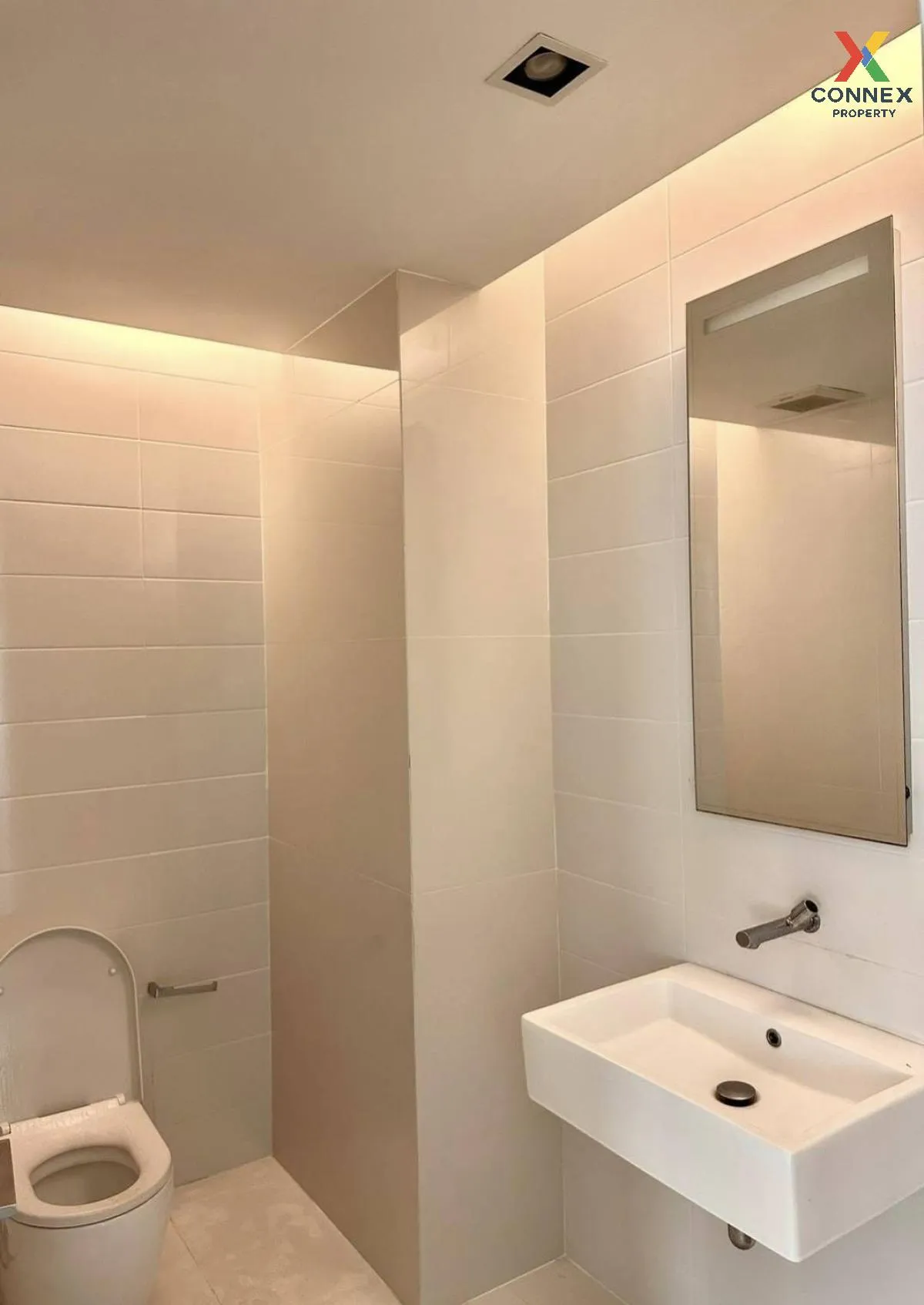 For Sale Condo , The room sukhumvit 21 , Duplex , high floor , BT