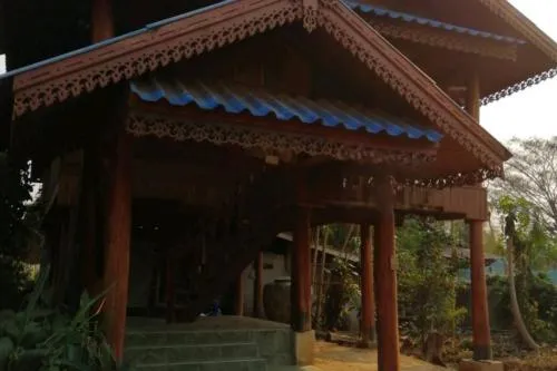 ขายบ้านไม้ยกพื้นสูงทางหลวงชนบท 1019 ใกล้วัดพระธาตุดอยหยวก ปง ปง พะเยา CX-108785