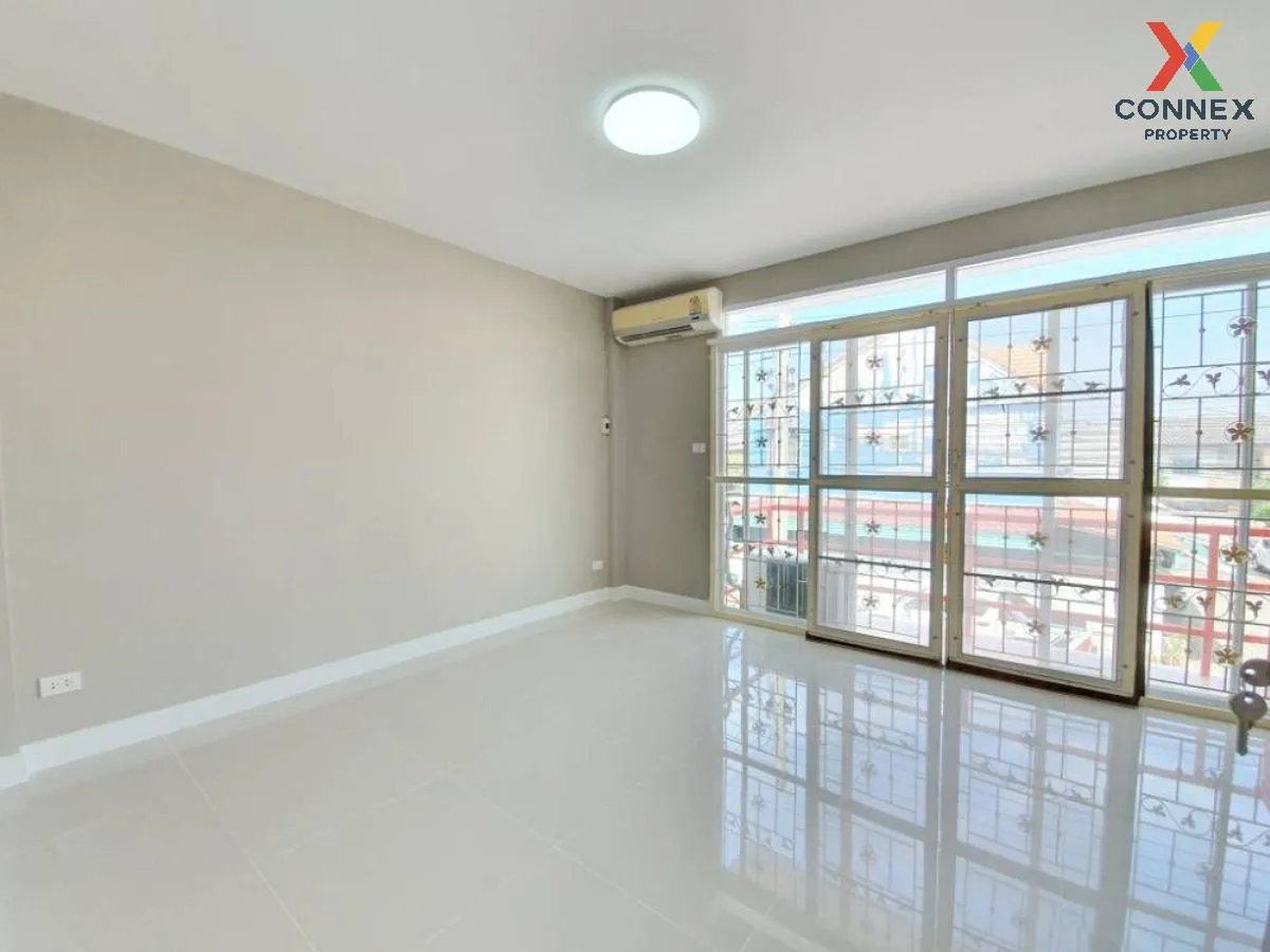 For Sale Townhouse/Townhome  , U Thong Place 5 , Khu Khot , Lam L