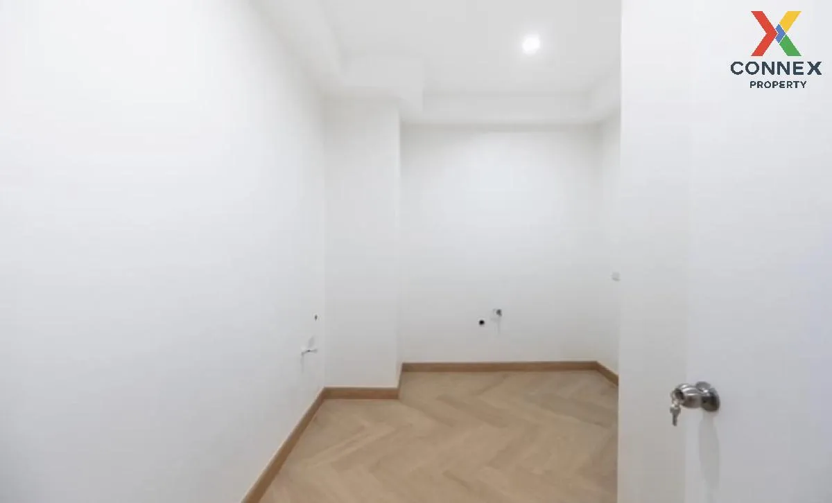 For Sale Condo , Baan Chao Praya , newly renovated , BTS-Khlong S