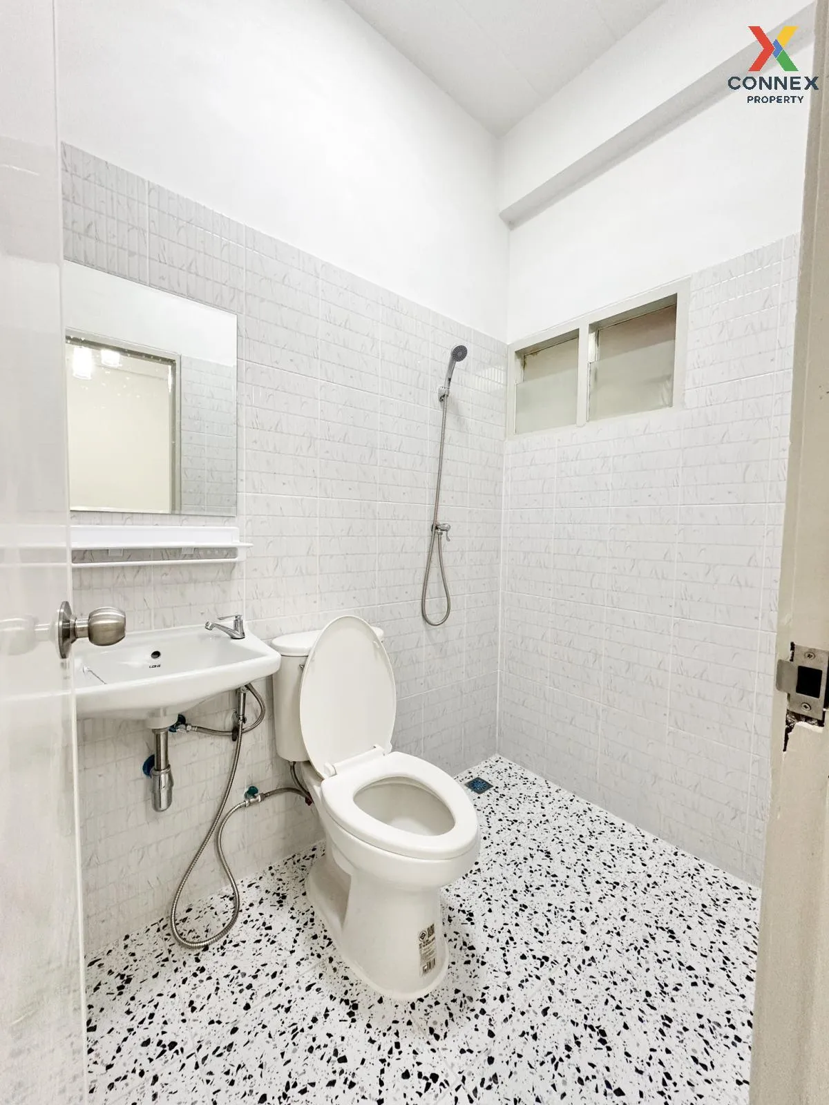 ขายทาวน์เฮ้าส์/ทาวน์โฮม  บ้านเต็มรัก รีโนเวทใหม่ บางคูรัด บางบัวท
