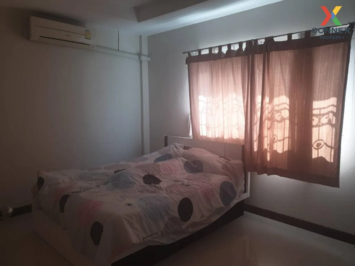 For Rent Townhouse  Lat Phrao 101 , newly renovated , Khlong Chan