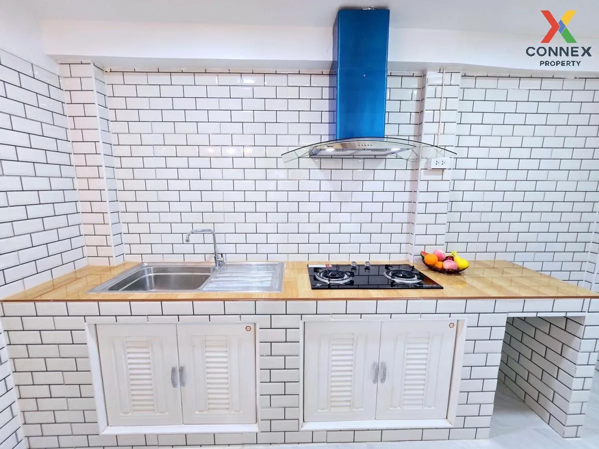 For Sale Townhouse/Townhome  , Lert Ubon Watcharapol Ramintra , c