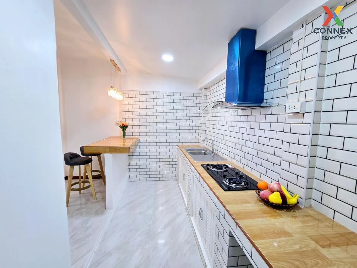 For Sale Townhouse/Townhome  , Lert Ubon Watcharapol Ramintra , c