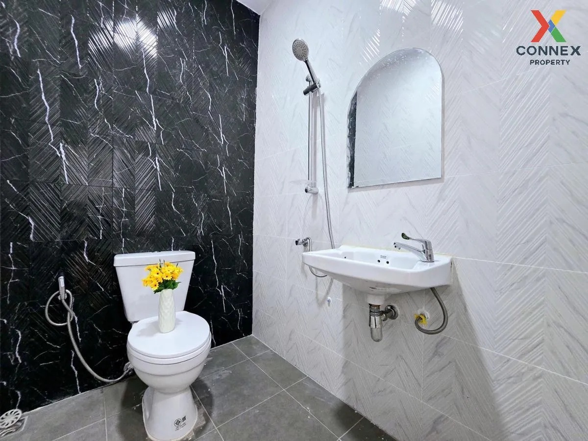 For Sale Townhouse/Townhome  , Lert Ubon Watcharapol Ramintra , c