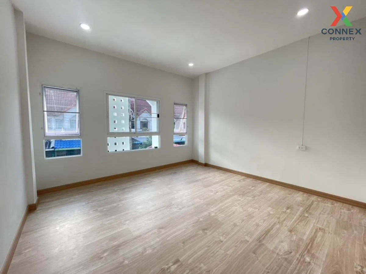 For Sale Townhouse/Townhome  , Klang Soi Village 2 , newly renova For Sale Townhouse/Townhome  , Klang Soi Village 2 , newly renova