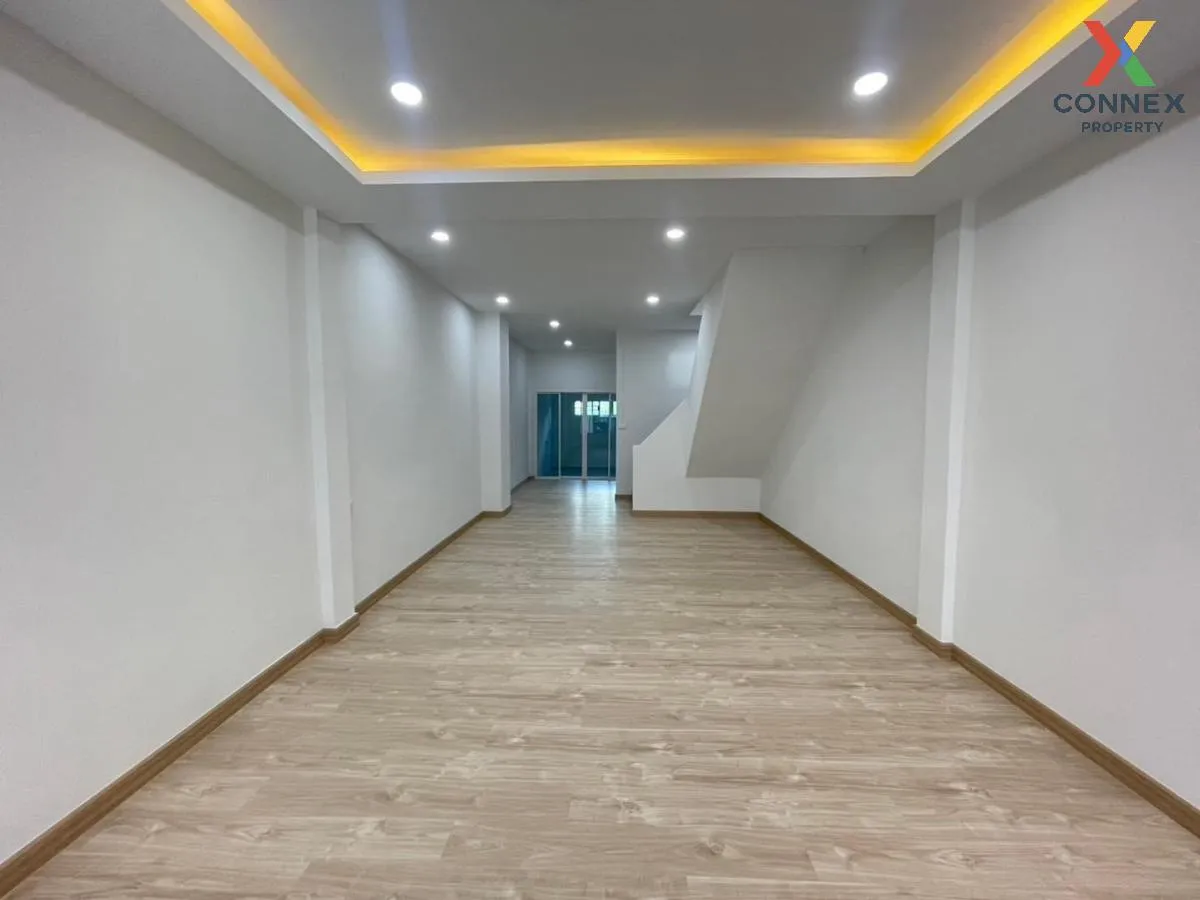 For Sale Townhouse/Townhome  , Klang Soi Village 2 , newly renova For Sale Townhouse/Townhome  , Klang Soi Village 2 , newly renova