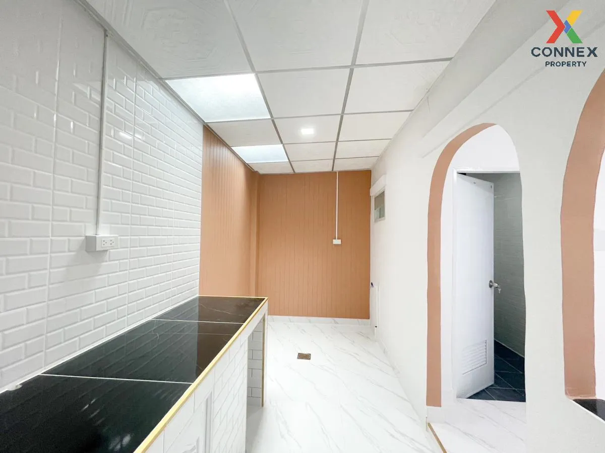 For Sale Townhouse/Townhome  , Baan Rajapruek 3 , newly renovated