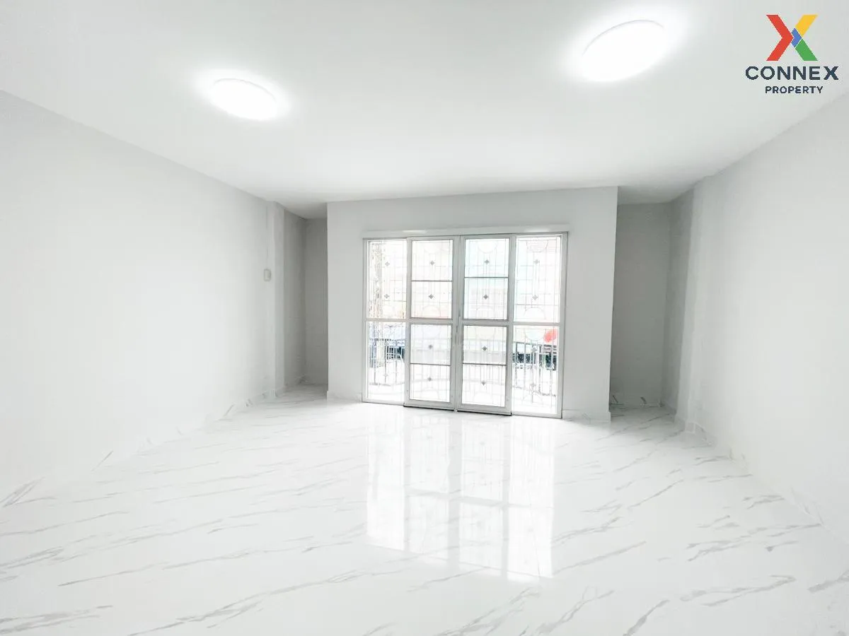 For Sale Townhouse/Townhome  , Baan Rajapruek 3 , newly renovated