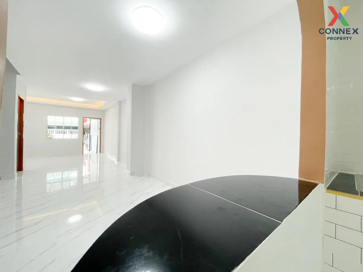 For Sale Townhouse/Townhome  , Baan Rajapruek 3 , newly renovated