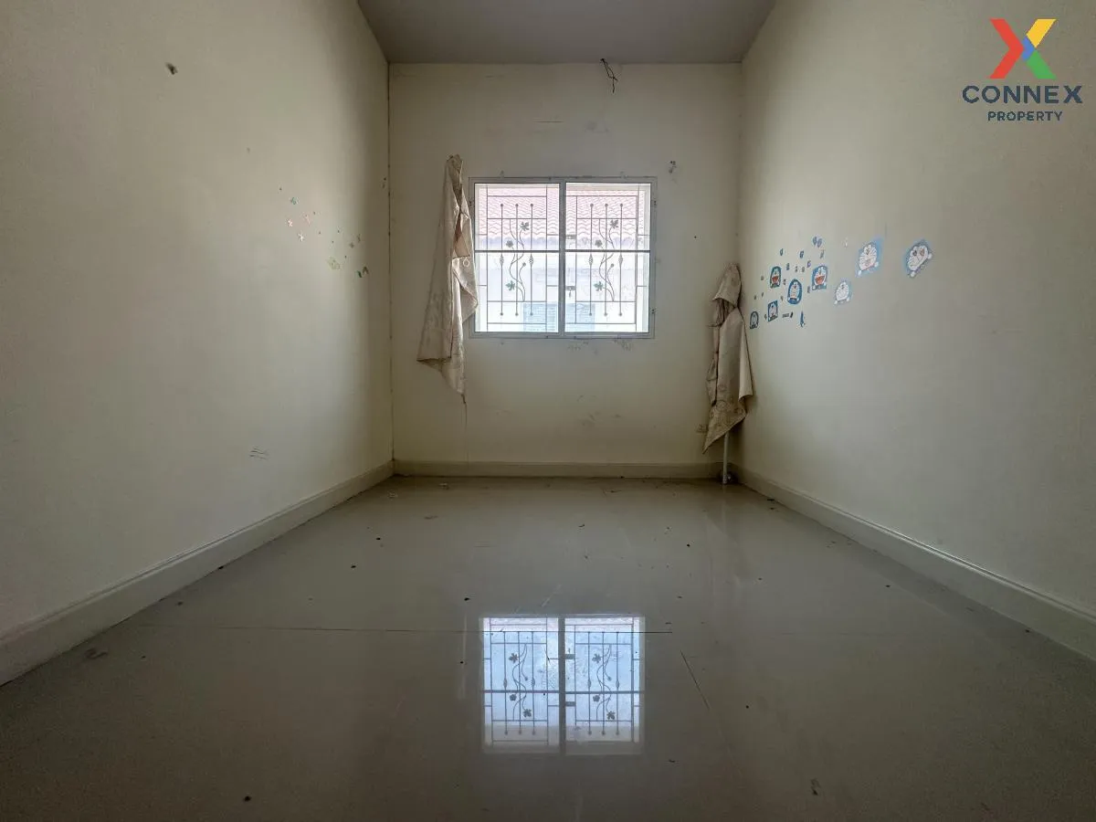 For Sale Townhouse/Townhome  , I Leaf Town Lumlukka Klong 3 , Lat