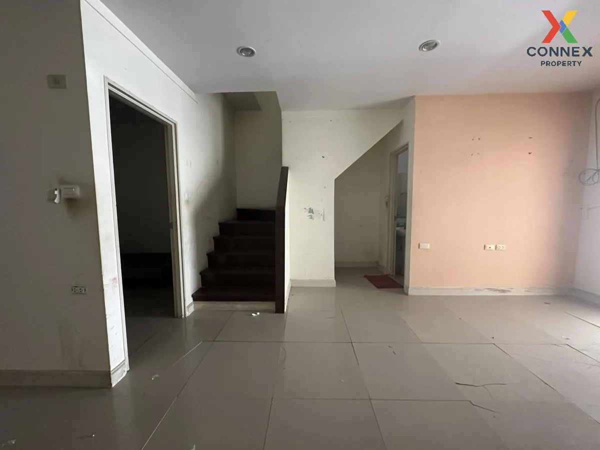 For Sale Townhouse/Townhome  , I Leaf Town Lumlukka Klong 3 , Lat