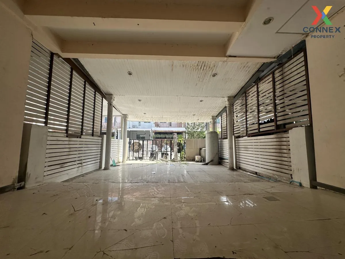 For Sale Townhouse/Townhome  , I Leaf Town Lumlukka Klong 3 , Lat 3