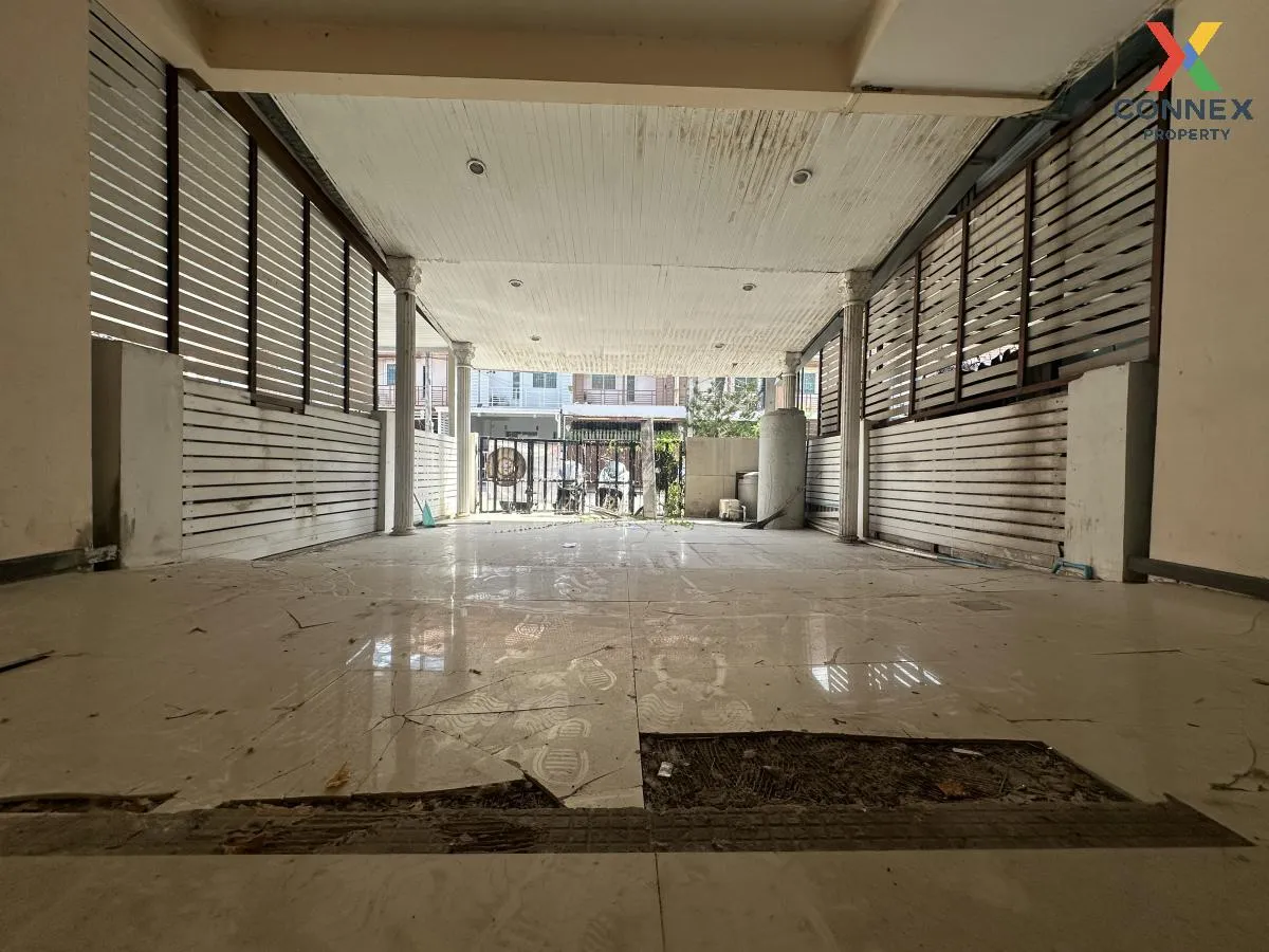 For Sale Townhouse/Townhome  , I Leaf Town Lumlukka Klong 3 , Lat 4