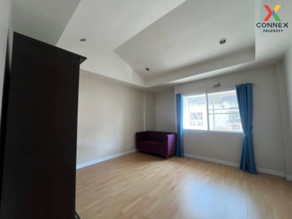 For Sale Townhouse/Townhome  , Prinluck Rama 2 , Samae Dam , Bang