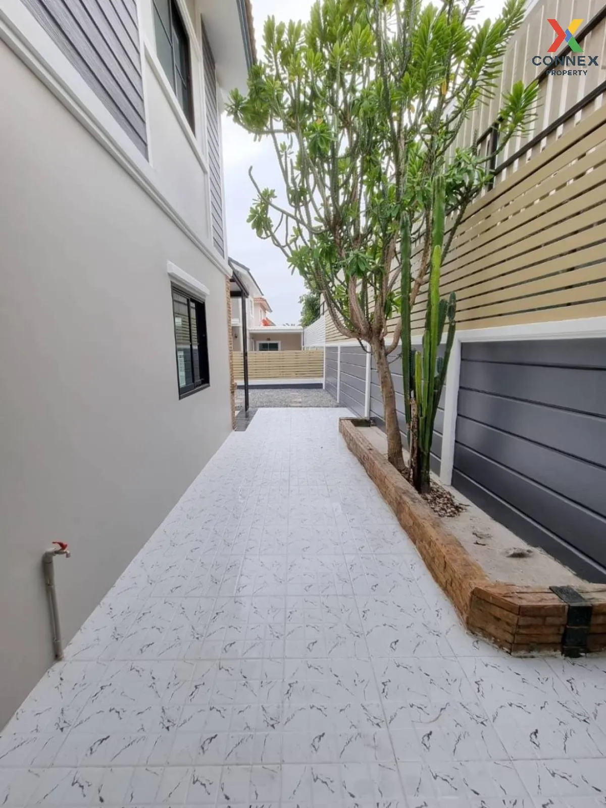 For Sale Townhouse/Townhome  , Baan Pruksa 33 Bangbuathong , wide