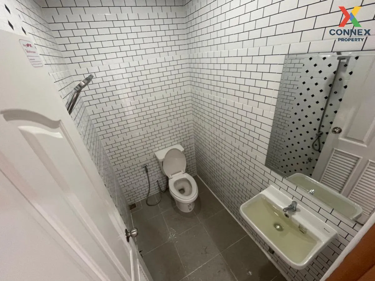 For Sale Townhouse/Townhome  , Lert Ubon Watcharapol Ramintra , T