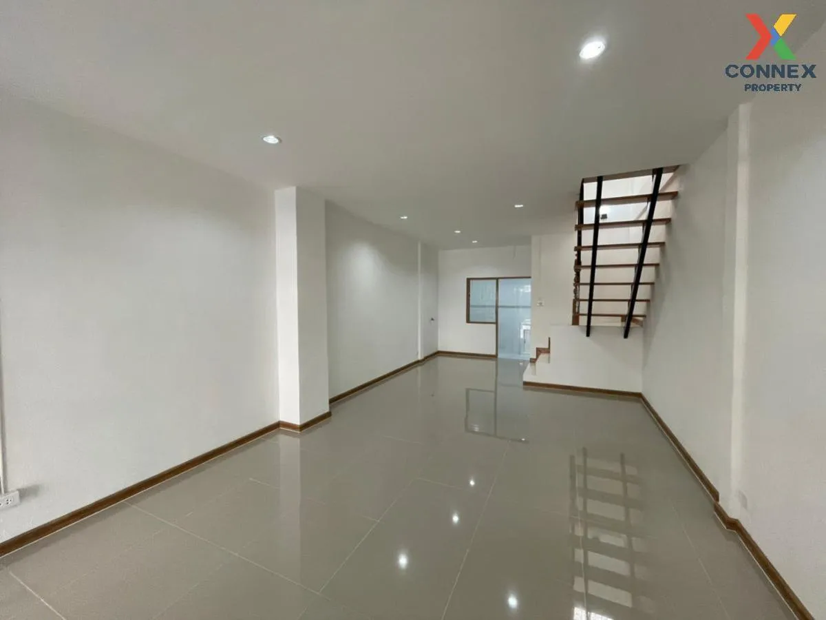 For Sale Townhouse/Townhome  , Lert Ubon Watcharapol Ramintra , T 4