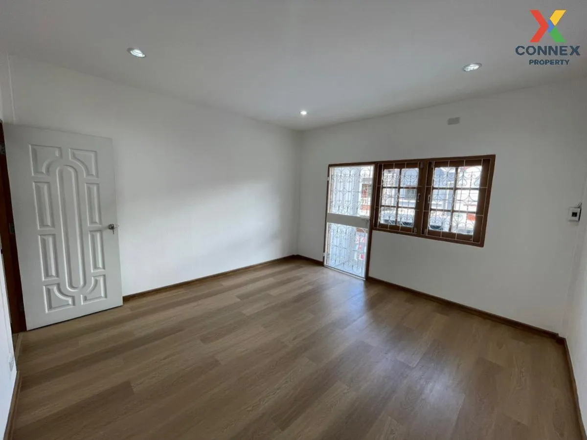 For Sale Townhouse/Townhome  , Lert Ubon Watcharapol Ramintra , T