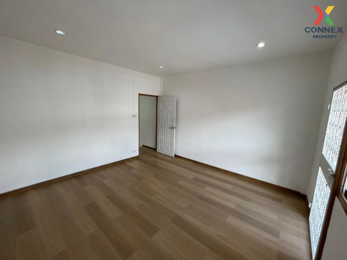 For Sale Townhouse/Townhome  , Lert Ubon Watcharapol Ramintra , T