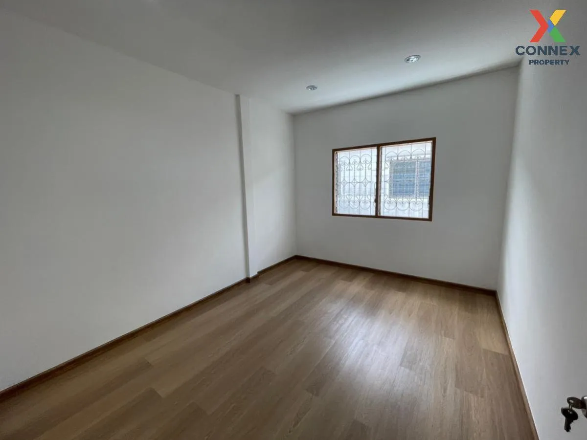 For Sale Townhouse/Townhome  , Lert Ubon Watcharapol Ramintra , T