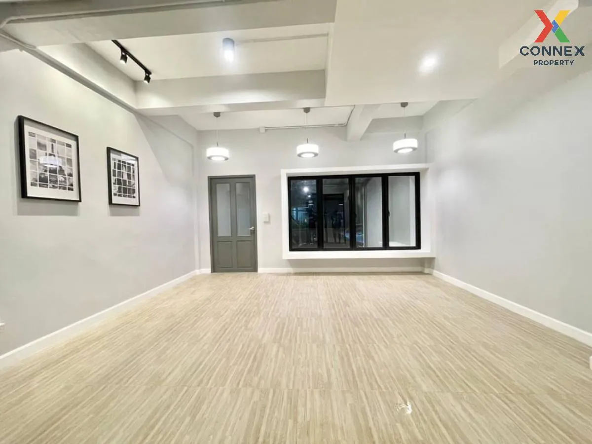 ขายทาวน์เฮ้าส์/ทาวน์โฮม  หมู่บ้านดวงทอง 1 รีโนเวทใหม่ บางรักพัฒนา