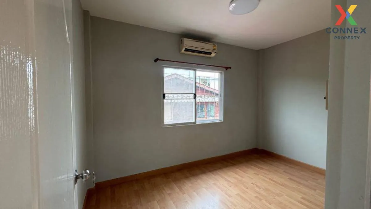 For Sale Townhouse/Townhome  , Baan Fha Nuntawan Hathairat , newl