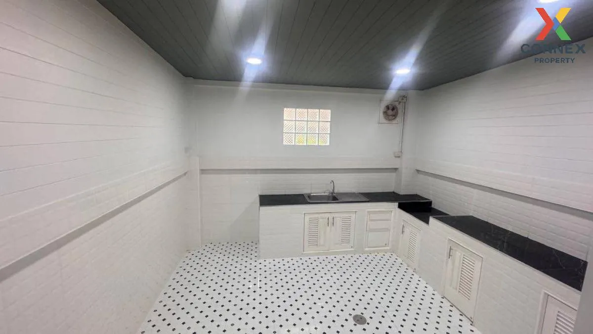 For Sale Townhouse/Townhome  , Baan Fha Nuntawan Hathairat , newl