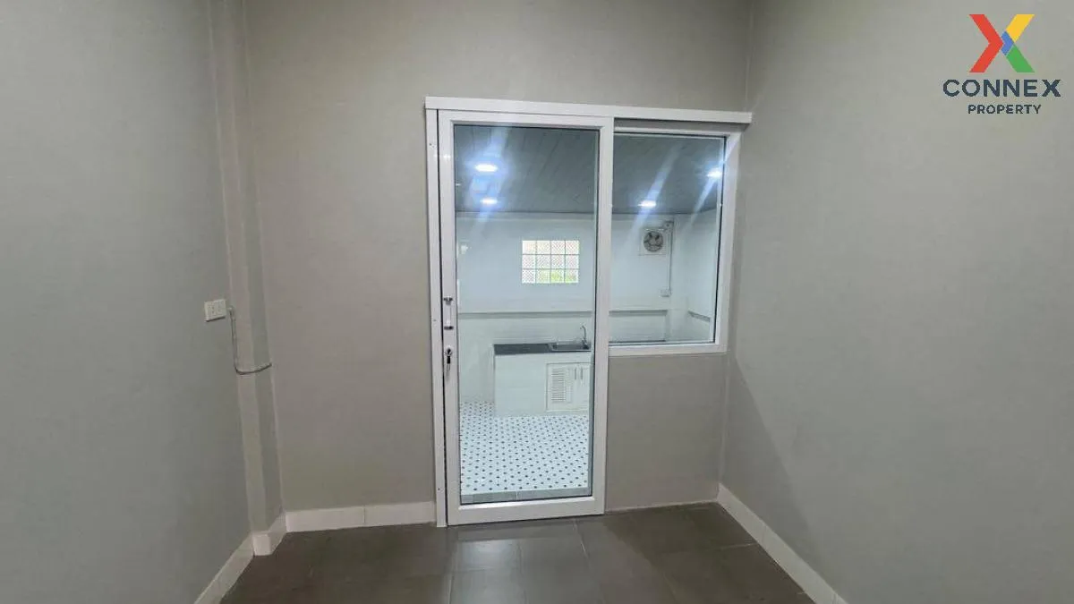 For Sale Townhouse/Townhome  , Baan Fha Nuntawan Hathairat , newl