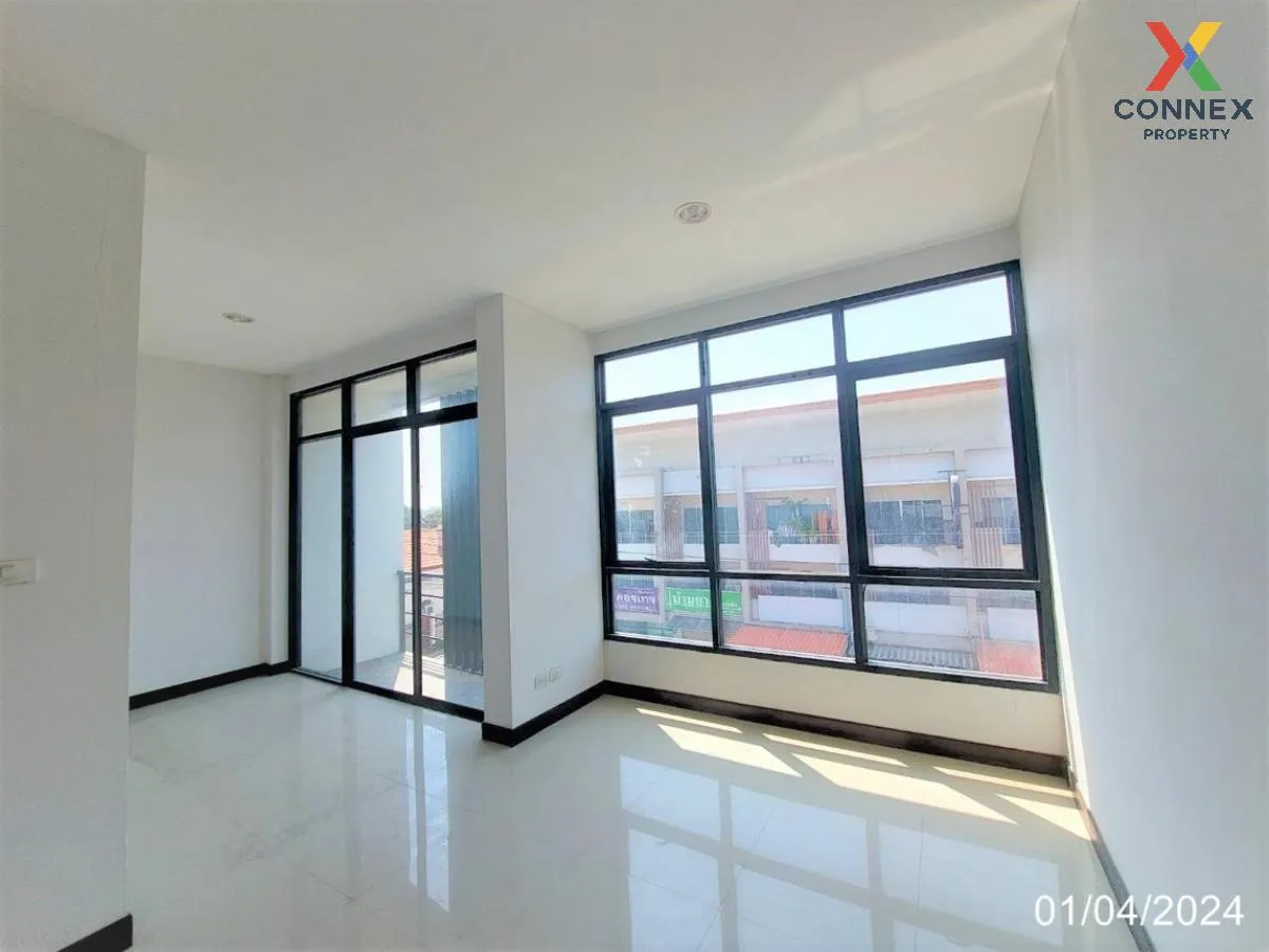 ขายทาวน์เฮ้าส์  3.5 ชั้น นนทบุรี ซอย บางรักน้อย 16 บางรักน้อย เมื