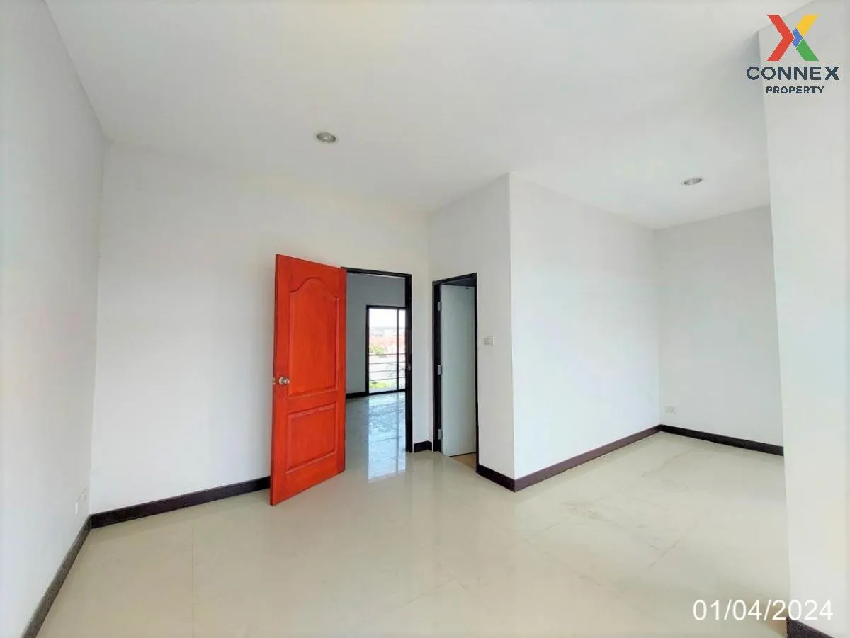 ขายทาวน์เฮ้าส์  3.5 ชั้น นนทบุรี ซอย บางรักน้อย 16 บางรักน้อย เมื