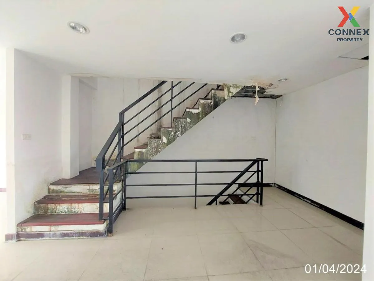 ขายทาวน์เฮ้าส์  3.5 ชั้น นนทบุรี ซอย บางรักน้อย 16 บางรักน้อย เมื