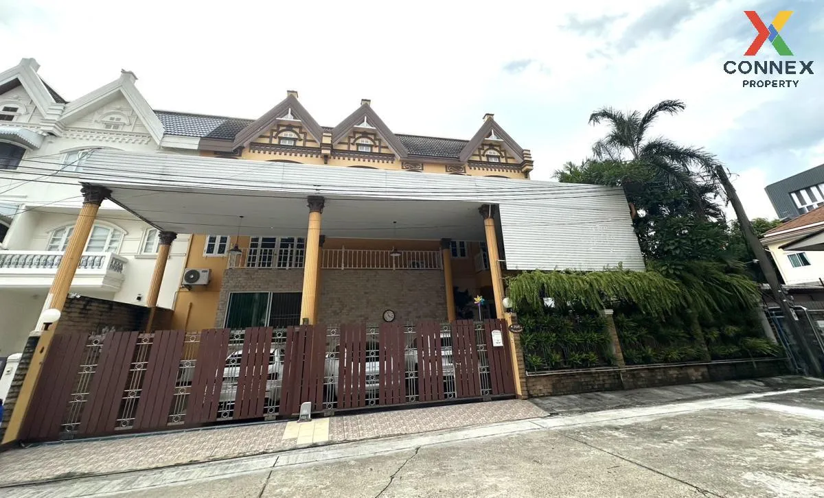 ขายบ้าน 3 ชั้น หมู่บ้านพรรณวดี วังทองหลาง เขต วังทองหลาง กรุงเทพ  1