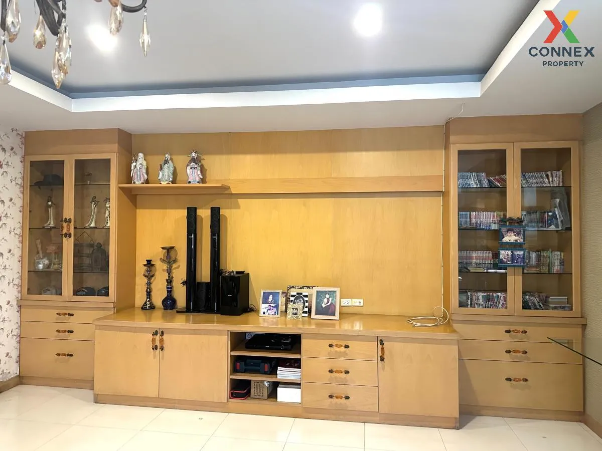 ขายบ้าน 3 ชั้น หมู่บ้านพรรณวดี วังทองหลาง เขต วังทองหลาง กรุงเทพ 